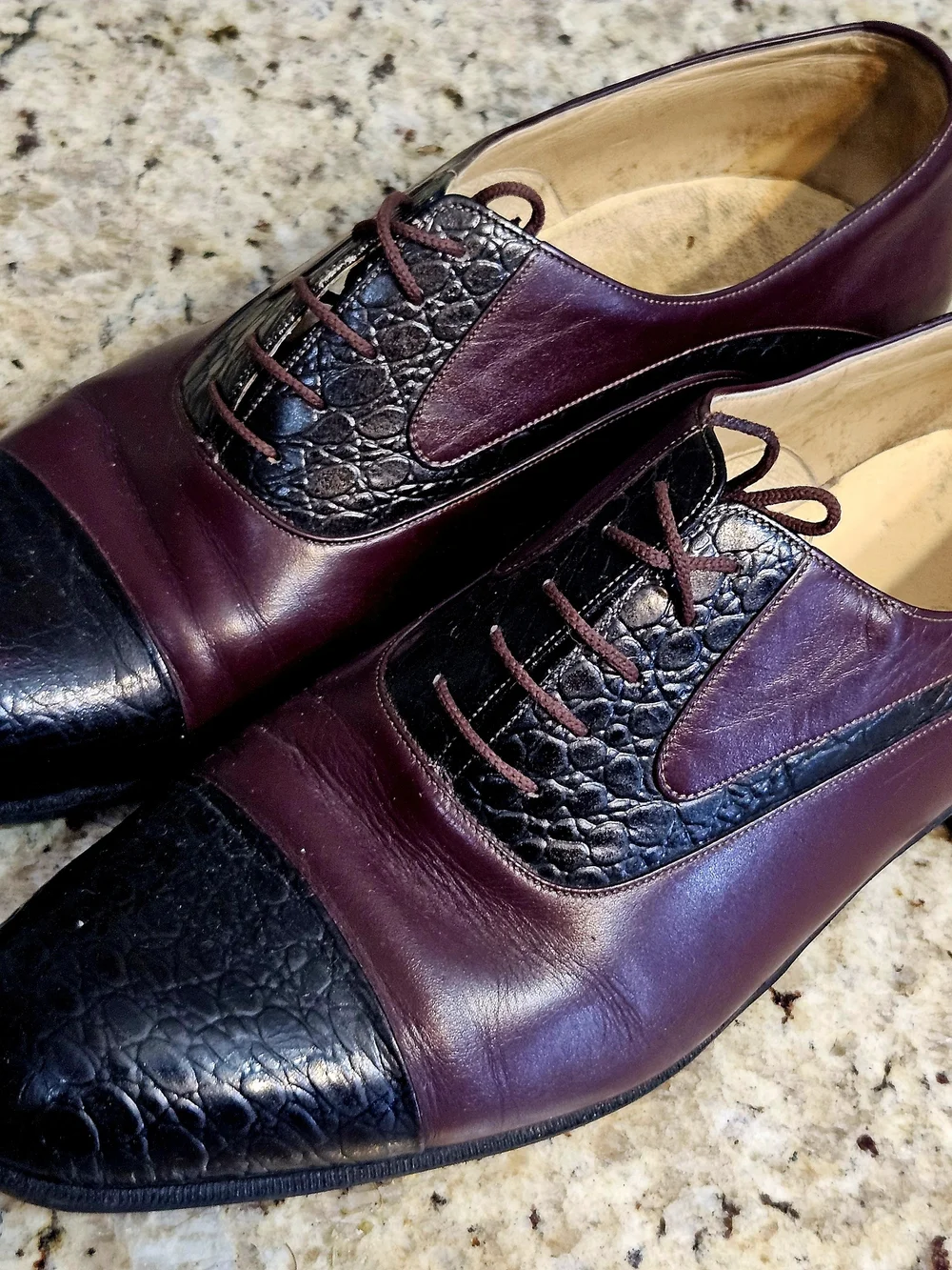 Vintage Midcentury Handcrafted Men's Burgundy and Black Leather Oxfords 11
